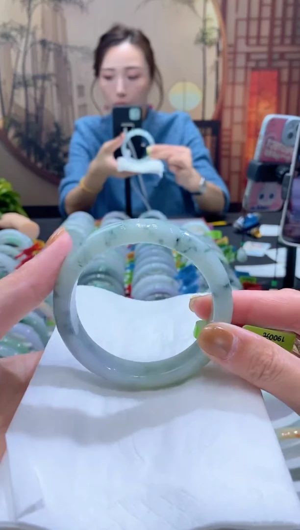 未镶嵌手镯翡翠000073256