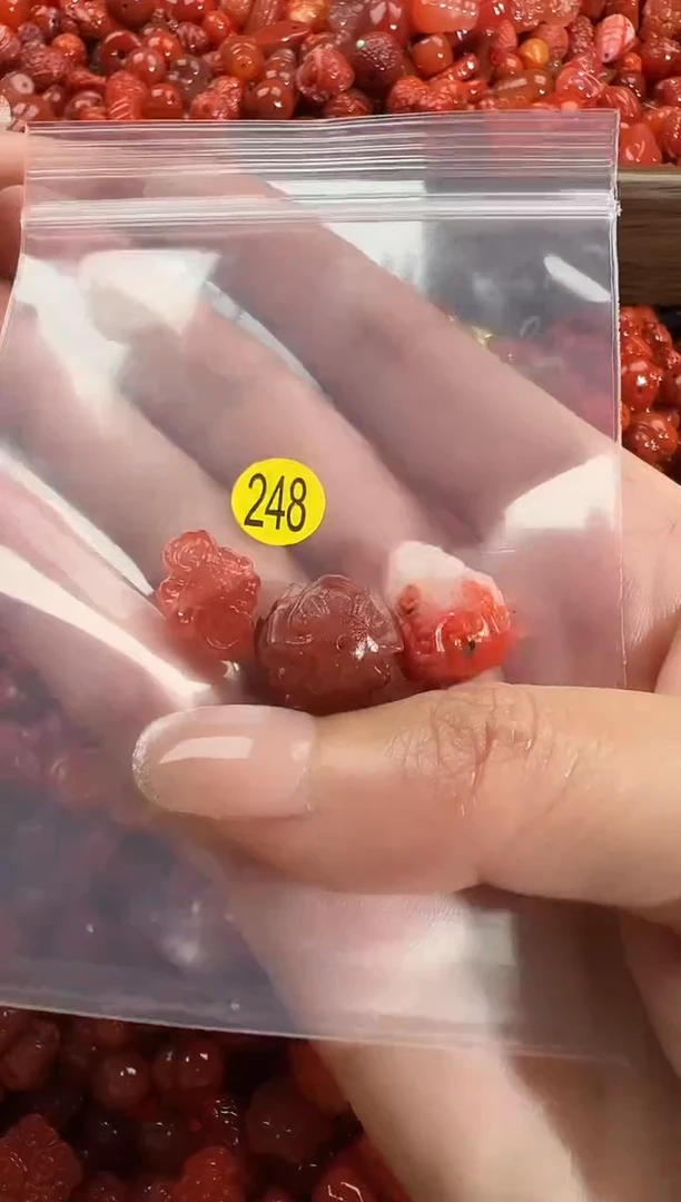 颈饰未镶嵌南红玛瑙1