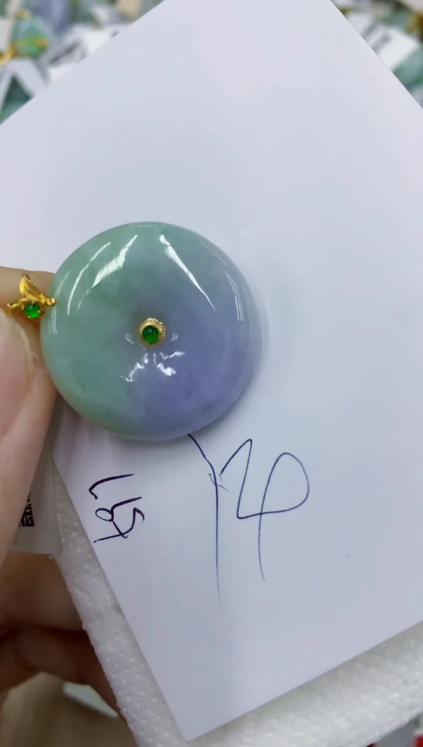 颈饰18K金镶嵌翡翠11111111111
