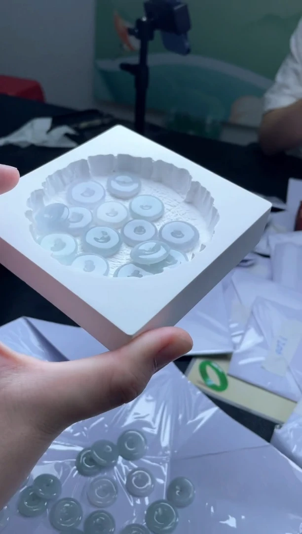 翡翠未镶嵌吊坠(不含链)多样性发一件