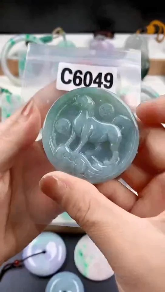 颈饰未镶嵌翡翠天然翡翠吊坠挂件