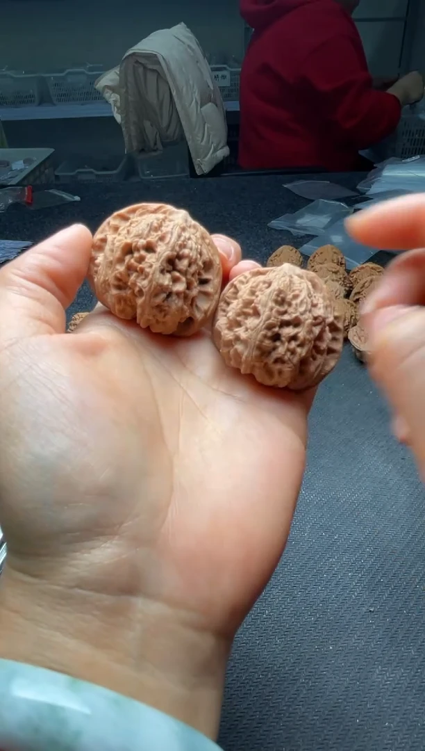 把件文玩核桃w290  龙洞玉  42尺