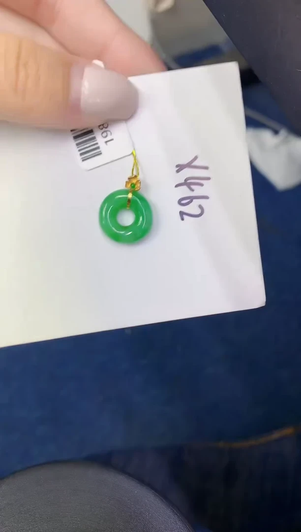 颈饰18K金镶嵌翡翠缅甸天然翡翠A货