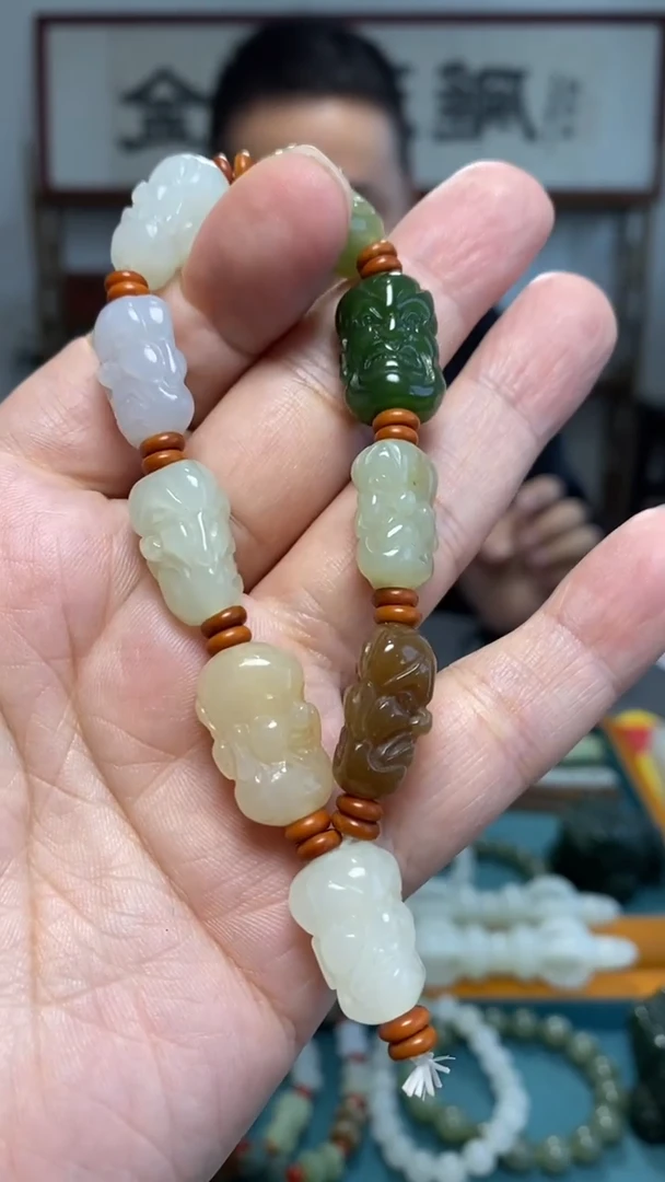 颈饰未镶嵌和田玉60