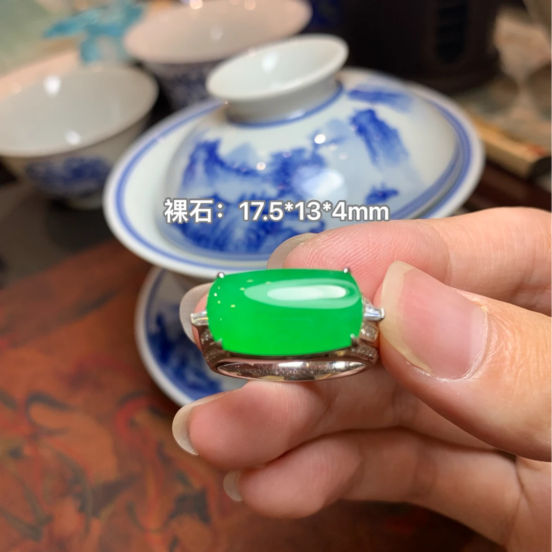 冰甜阳绿翡翠马鞍男戒时尚绿色镶嵌冰透气质宽版