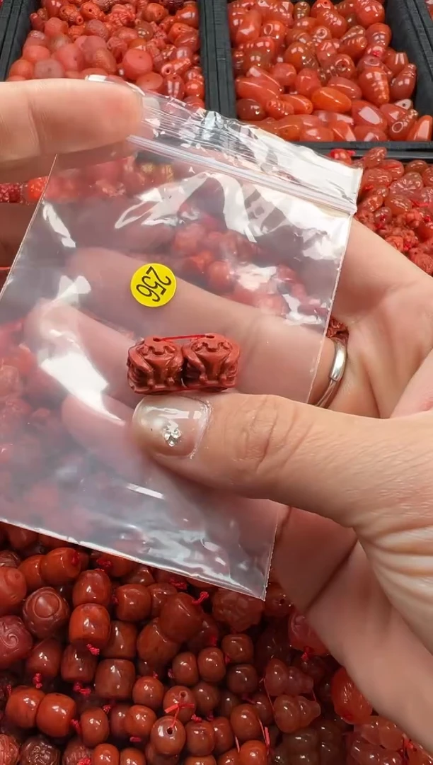 【闪购商品】南红玛瑙颈饰未镶嵌1