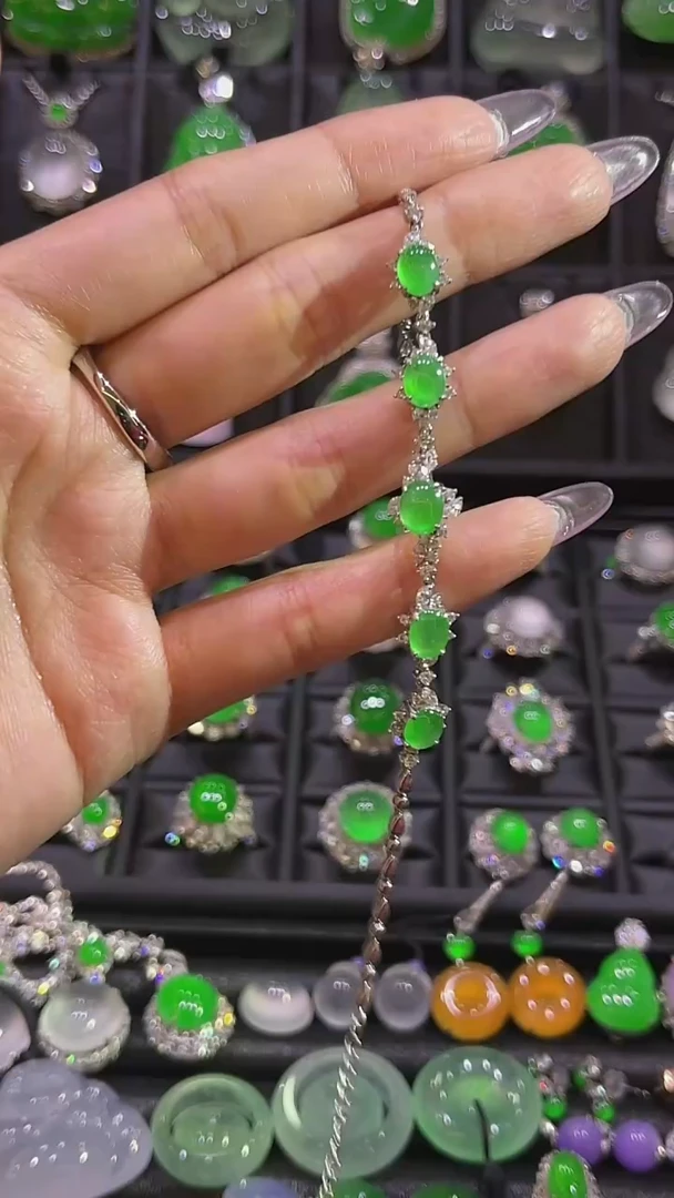 18K金镶嵌手链翡翠手链