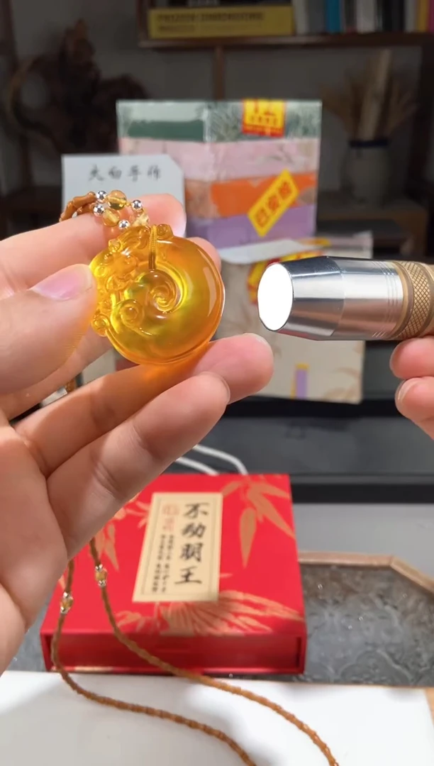 琥珀颈饰未镶嵌金棕珀仿古龙珮
