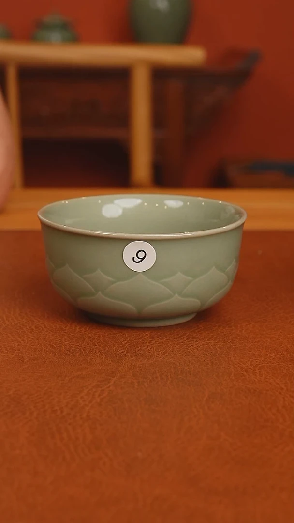 越窑秘色瓷莲花碗二级品