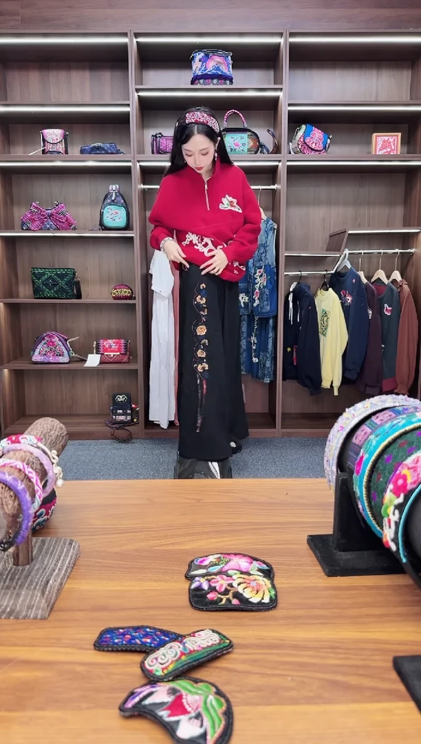 织绣A113蒙阿苏苗绣传承店