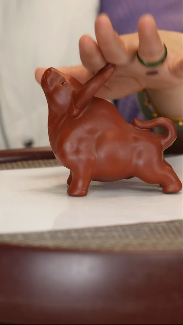 【闪购商品】紫砂茶宠大红袍牛气冲天