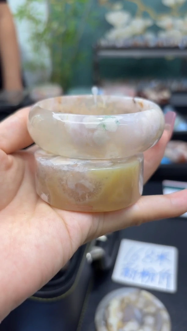 未镶嵌手镯石英质玉C182(60圈赠送镯心)
