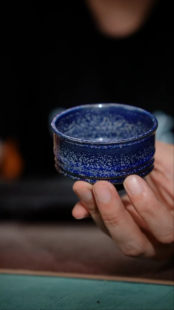 169-1卷足直壁杯（碳蓝壶）