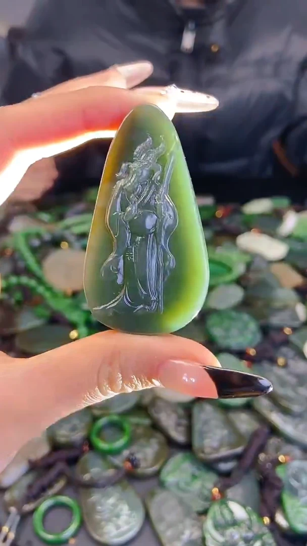 颈饰未镶嵌和田玉1