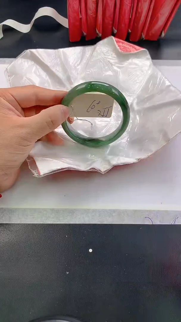 未镶嵌手镯翡翠255