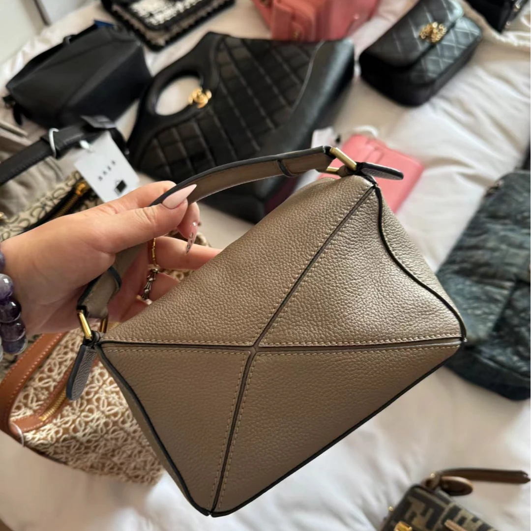 99新 LOEWE/罗意威 壹臻包展/灰色mini puzzle包/09151329