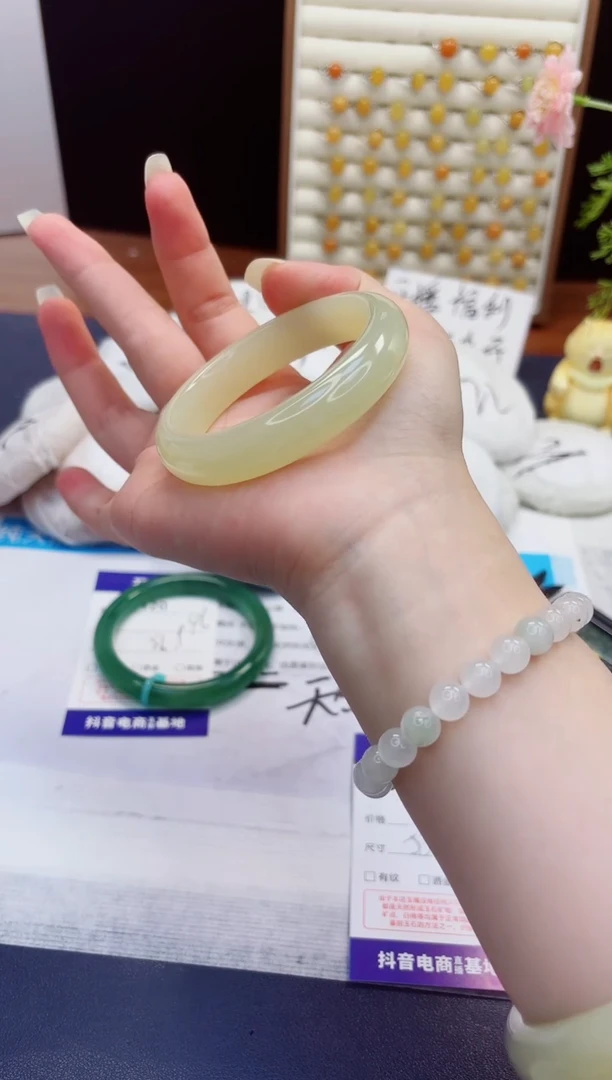 未镶嵌手镯石英质玉121-晴水-圈口55