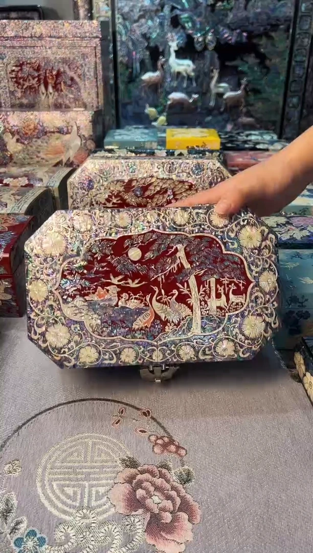 大八边鱼锁全贝底·弘贝雅螺钿漆器文化馆