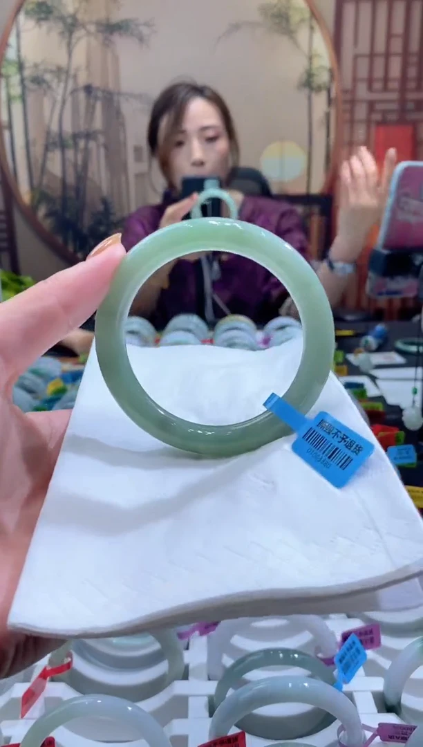 未镶嵌手镯翡翠000073816