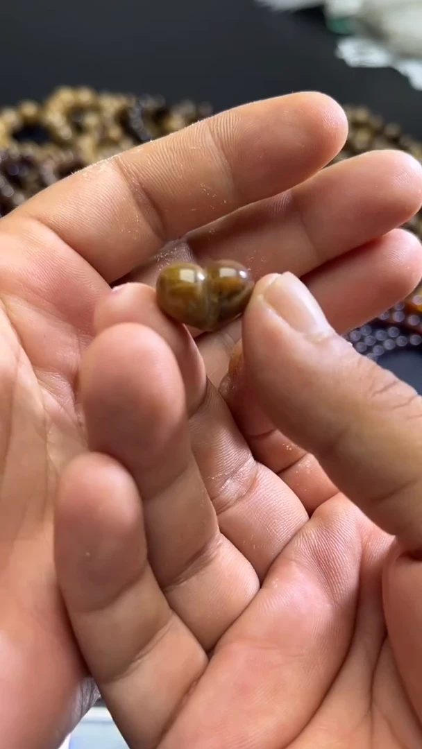 裸石琥珀未镶嵌88