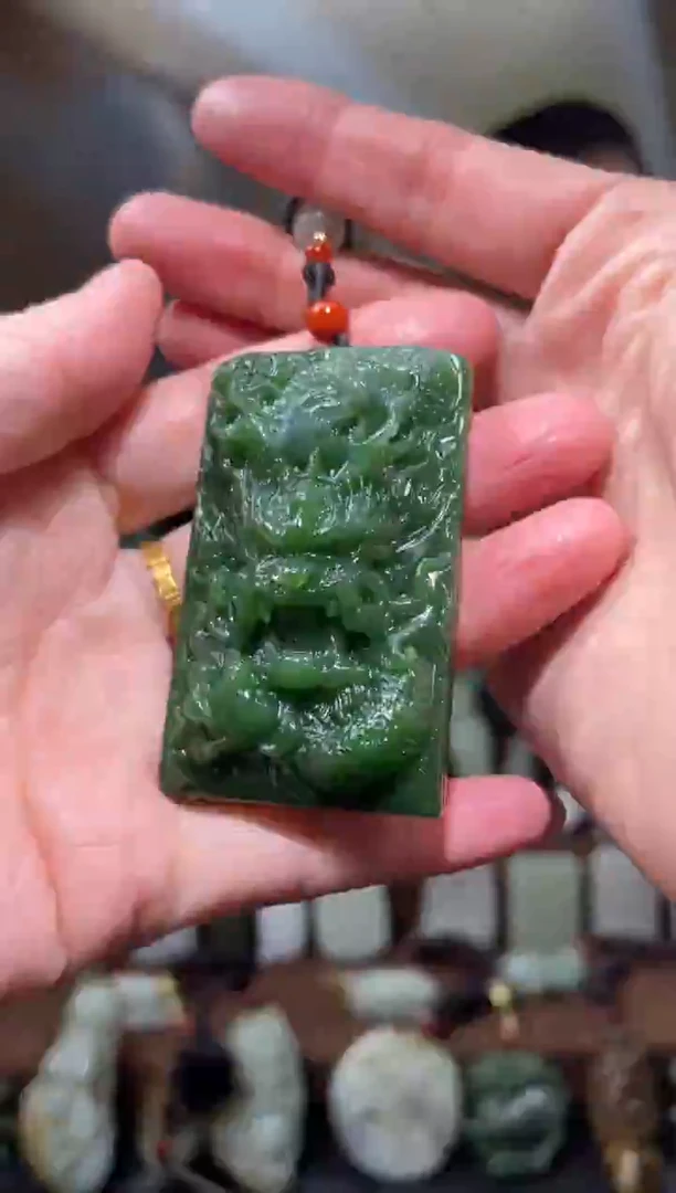 颈饰未镶嵌和田玉.