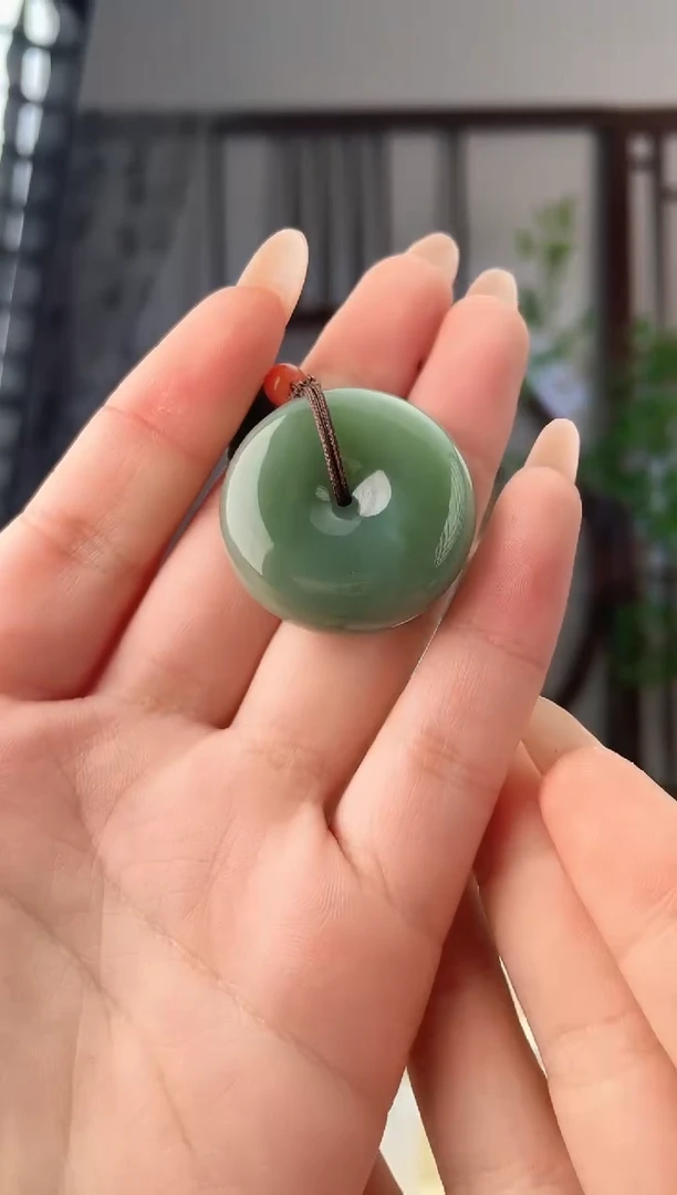 颈饰未镶嵌和田玉扣 无