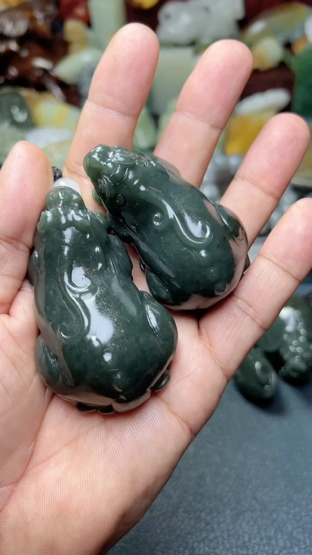 和田玉未镶嵌把件2