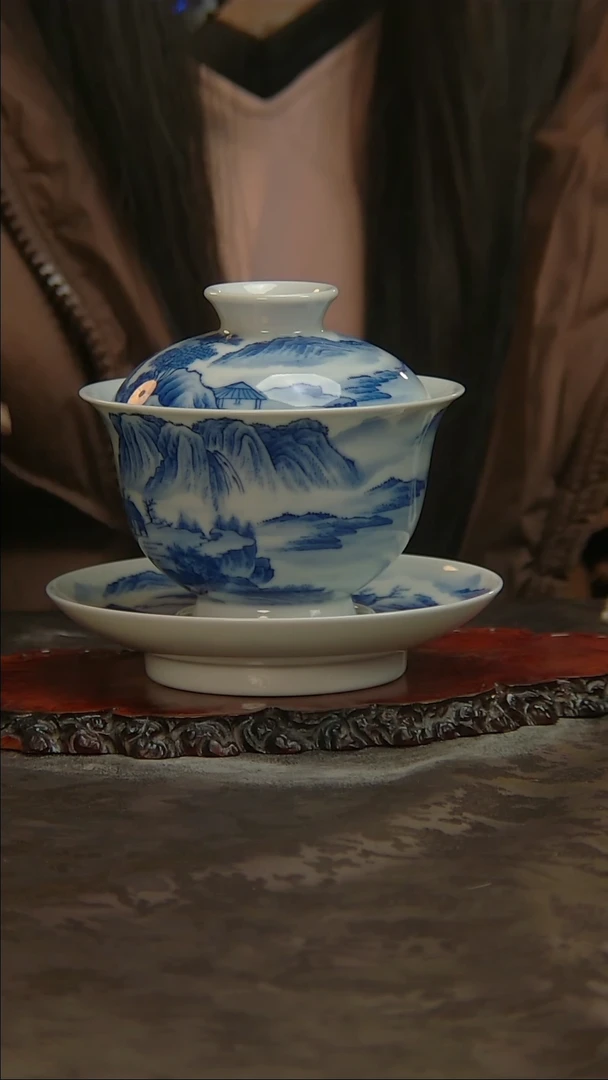 【闪购商品】青花手绘山水三才盖碗