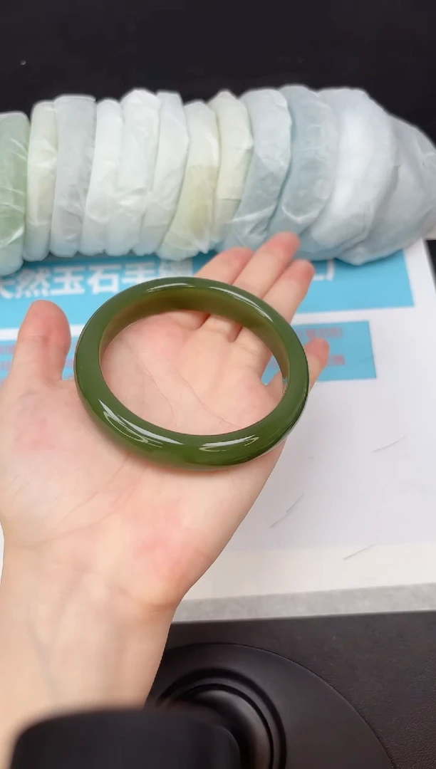 未镶嵌手镯石英质玉84/6162