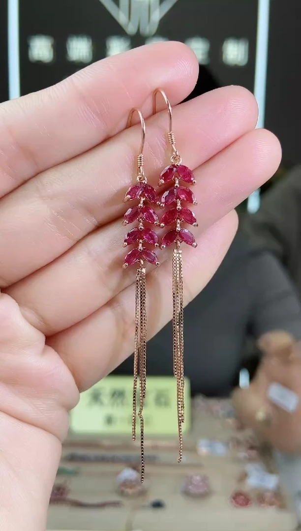 【闪购商品】红宝石耳饰银S925镶嵌耳饰