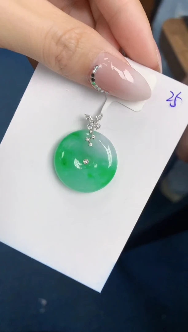 【闪购商品】翡翠颈饰18K金镶嵌天然翡翠A货