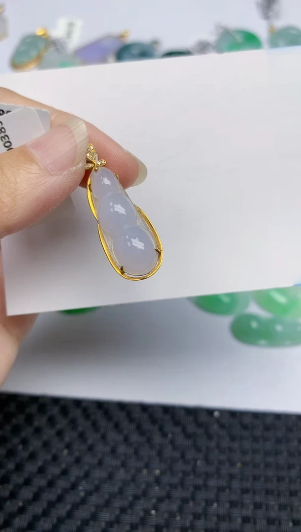 翡翠18K金镶嵌颈饰天然翡翠A货