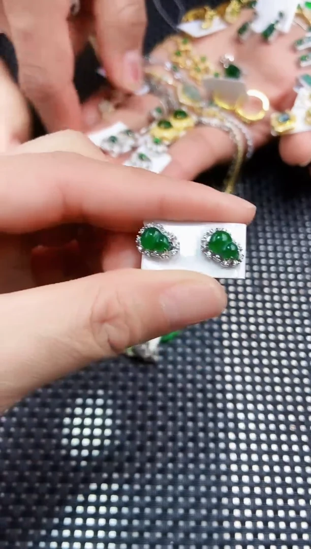 【闪购商品】翡翠耳饰未镶嵌111111111