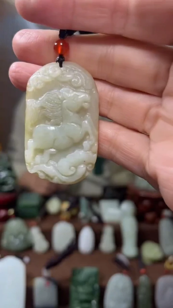 颈饰未镶嵌和田玉·