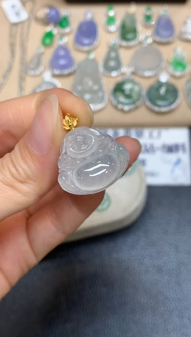 颈饰18K金镶嵌翡翠佛公【无服务费