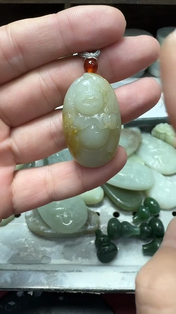 颈饰未镶嵌和田玉1