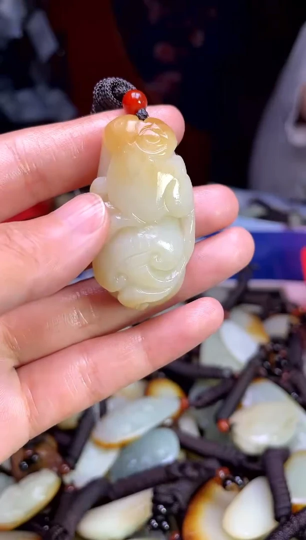 和田玉未镶嵌颈饰1