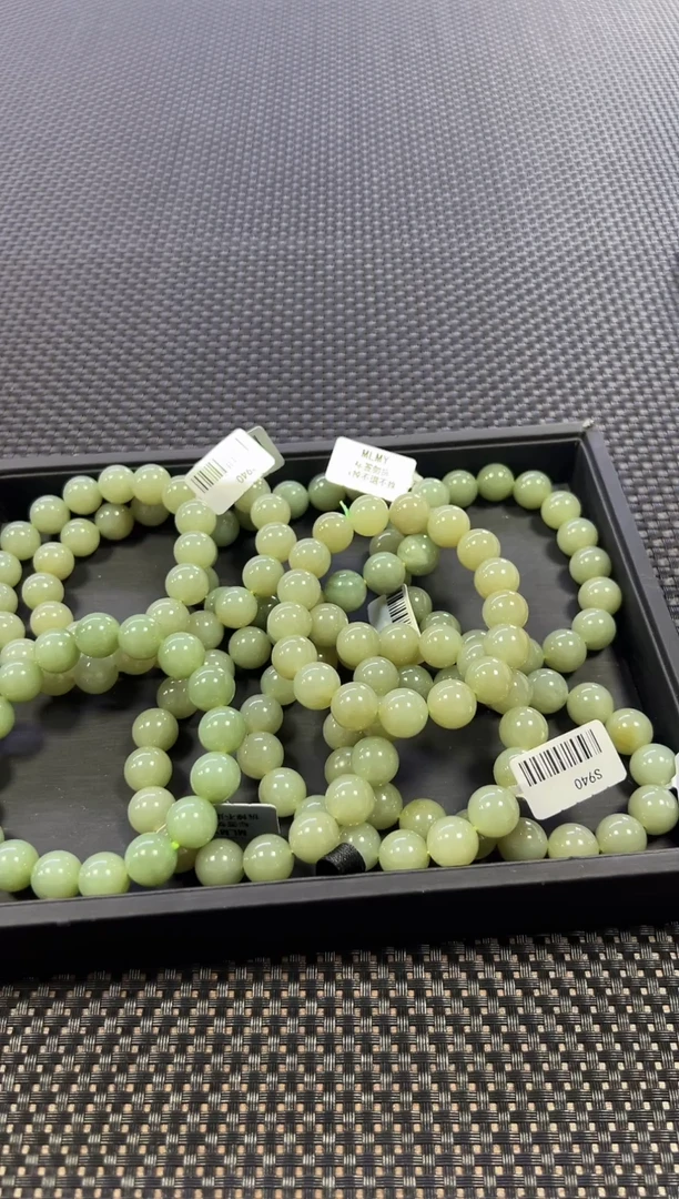 手串未镶嵌和田玉约12mm+ （多样性发一件）940