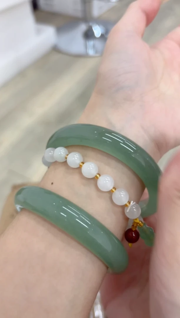 未镶嵌手镯石英质玉81-59D