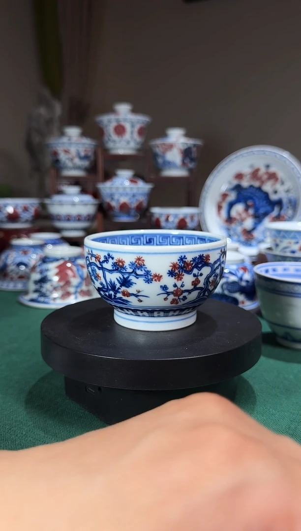 松竹梅青花釉里红主人杯