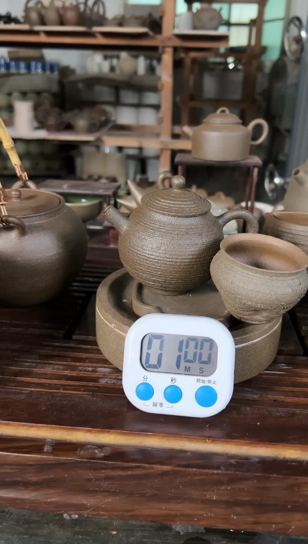 【闪购商品】冰碛岩陶制手工壶 200CC左右