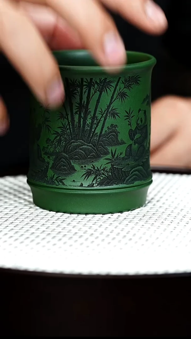 茶壶紫砂宜兴紫砂主人杯 绿泥刻绘熊猫竹趣 b019