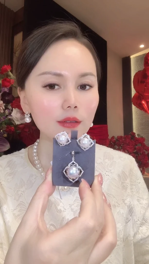 18K金镶嵌一套海水珍珠C103