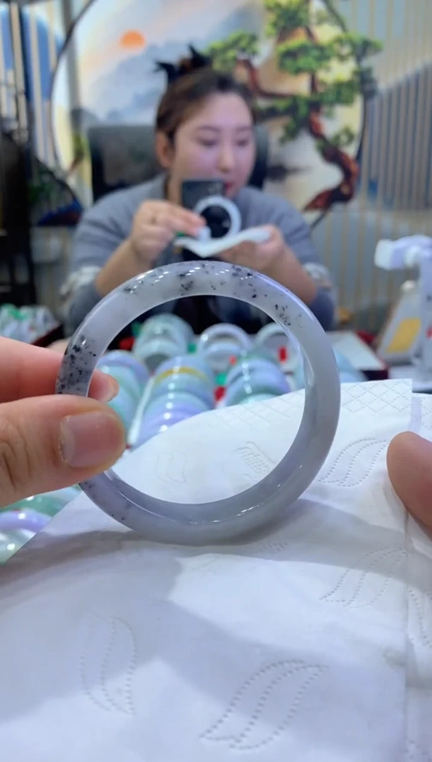 【闪购商品】翡翠手镯未镶嵌多人06977