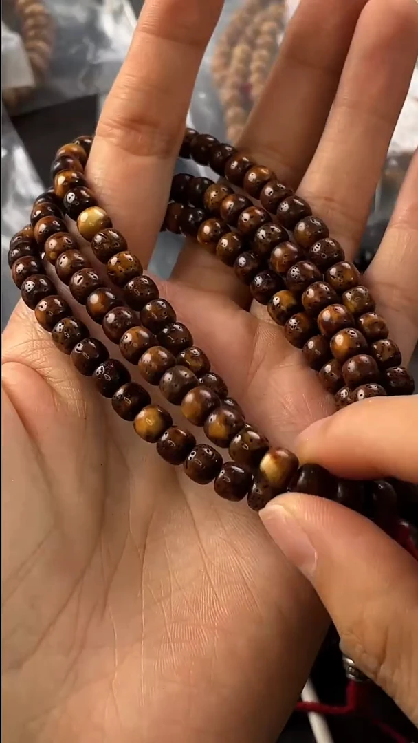 吊坠星月菩提精工级深花皮7*6桶珠长串（B）