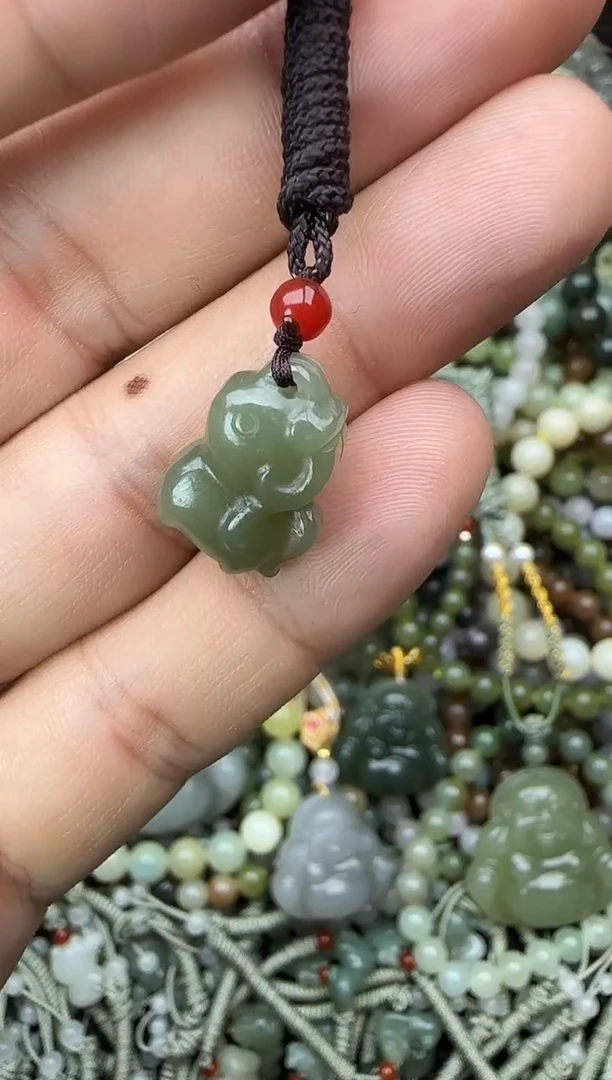 颈饰未镶嵌和田玉拍一发一