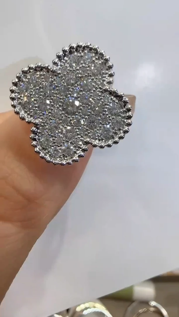 【闪购商品】钻石戒指18K金镶嵌四叶草戒指