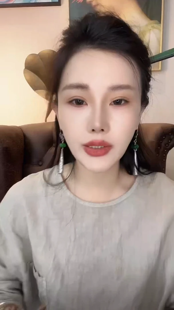 翡翠未镶嵌颈饰微*笑翡翠B661
