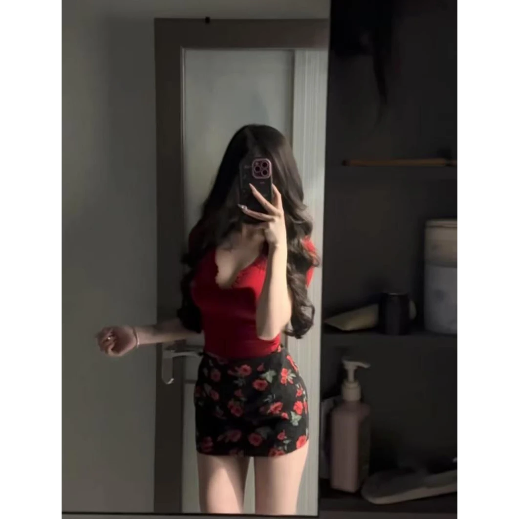 辣妹风短袖短款上衣女2025夏季新款设计感小众纯欲套装包臀短裙子
