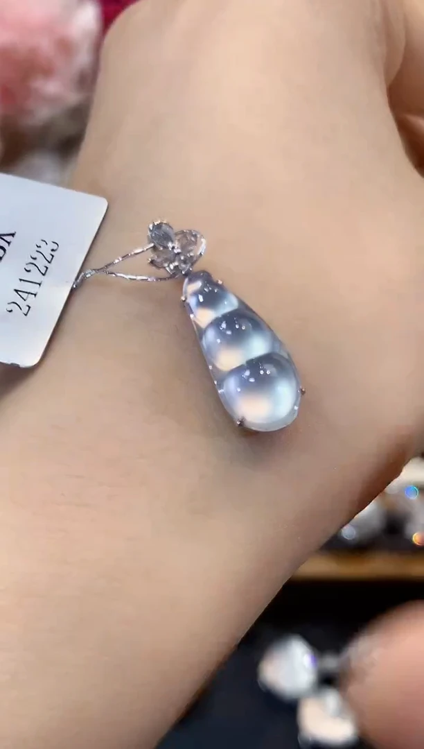 吊坠(不含链)18K金镶嵌翡翠B27